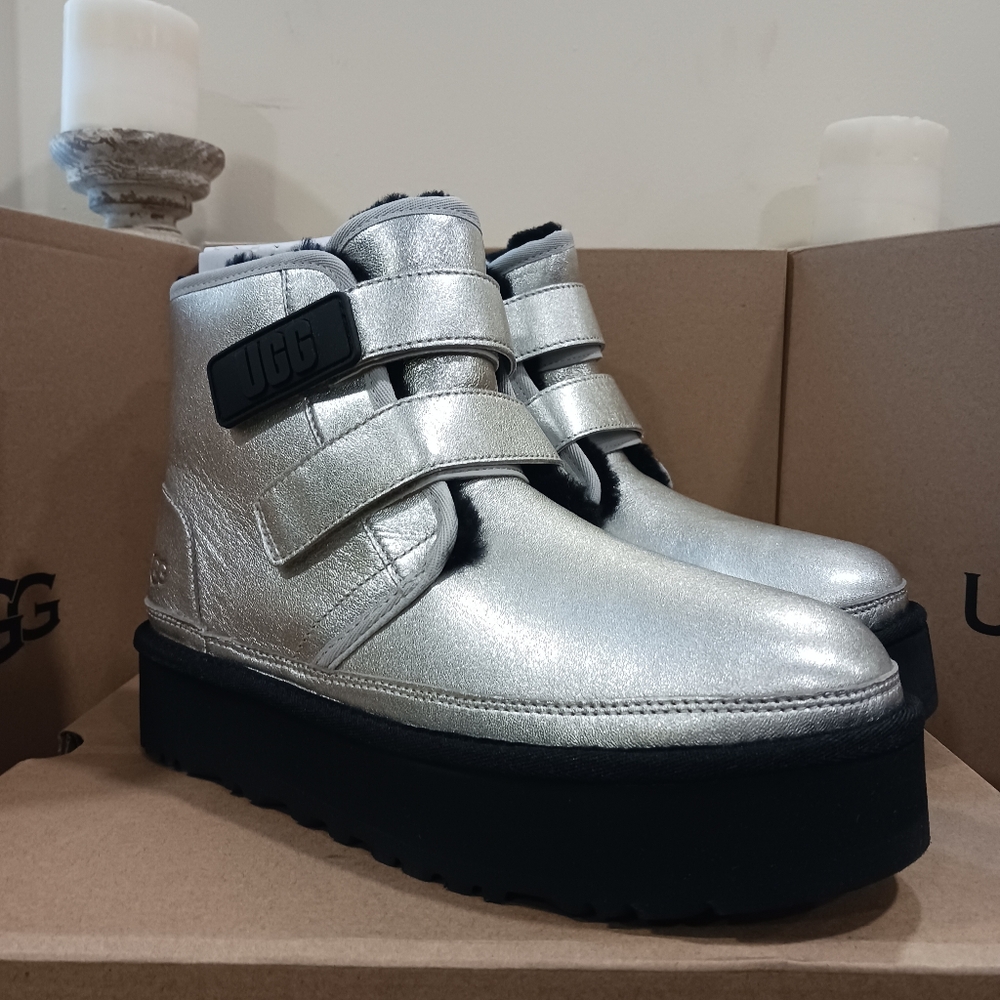 Ugg Neumel Platform Leather Strap Logo Boots Size 6 Youth/7.5 Women - Picture 4 of 10
